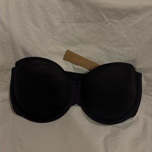 Skims Weightless Strapless Bra